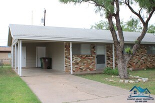 1527 Fulton St in San Angelo, TX - Building Photo