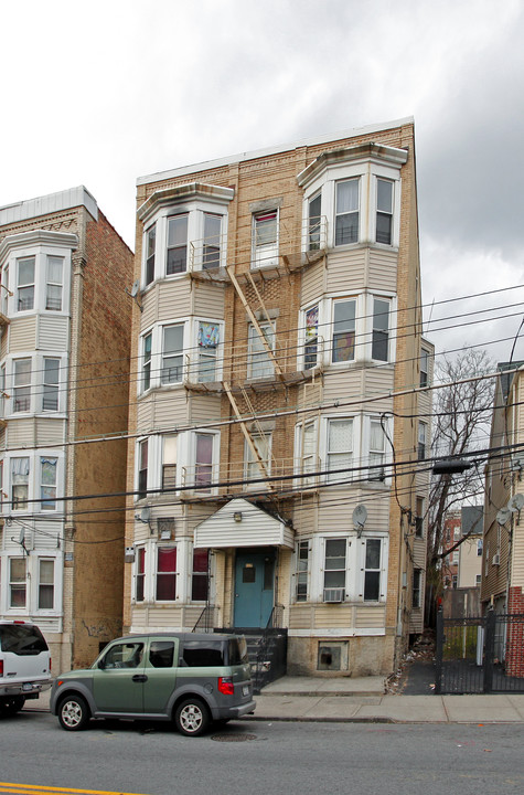 117 Ludlow St in Yonkers, NY - Foto de edificio