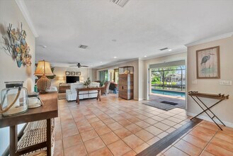 1038 Contento St in Siesta Key, FL - Building Photo - Building Photo