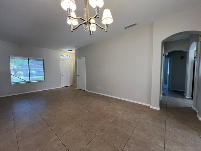 10245 E Kiva Ave in Mesa, AZ - Building Photo - Building Photo