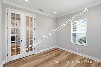 8131 Anthirium Lp in Sarasota, FL - Building Photo - Building Photo