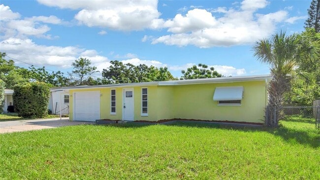 2022 Calusa Trail in Holiday, FL - Building Photo - Building Photo