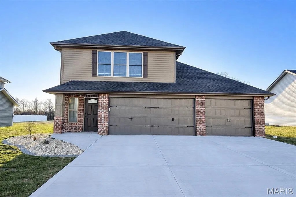 3609 Justine Dr in Pontoon Beach, IL - Building Photo