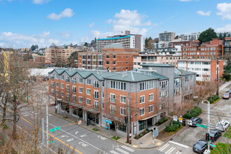 Barclay Court in Seattle, WA - Building Photo - Building Photo