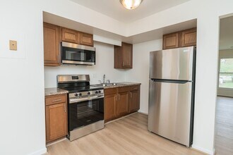 2218 Gina St. in Portage, IN - Building Photo - Interior Photo