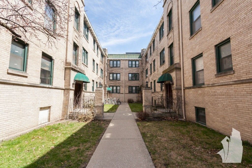 4826 N Wolcott Ave, Unit 1B in Chicago, IL - Building Photo