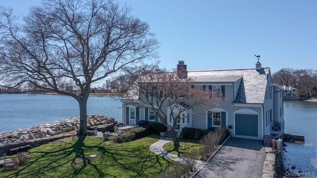 property at 6 Pine Island Rd