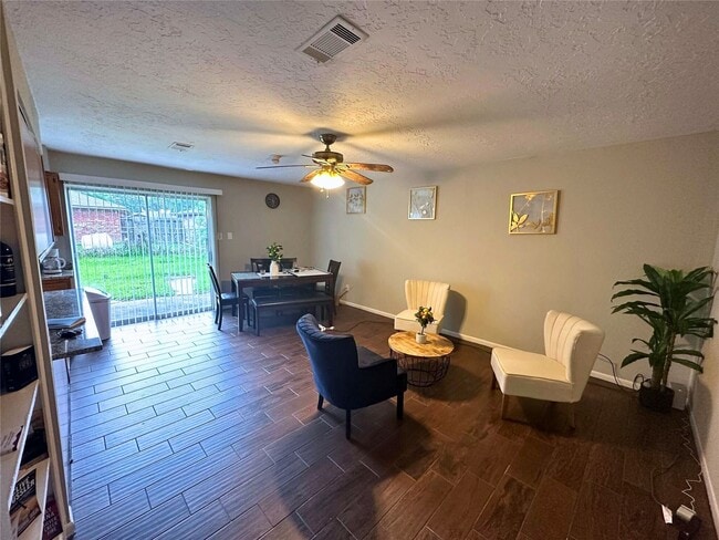 property at 9939 Valley Park Dr