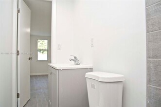 1323 N Federal Hwy-Unit -5 in Hollywood, FL - Building Photo - Building Photo