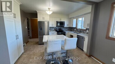 50 Sunnylea Dr in St Catharines, ON - Building Photo - Building Photo
