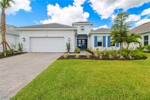 15765 Cortina St in Naples, FL - Building Photo