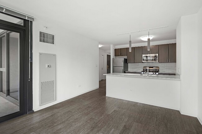 176 W Superior St in Chicago, IL - Building Photo - Building Photo