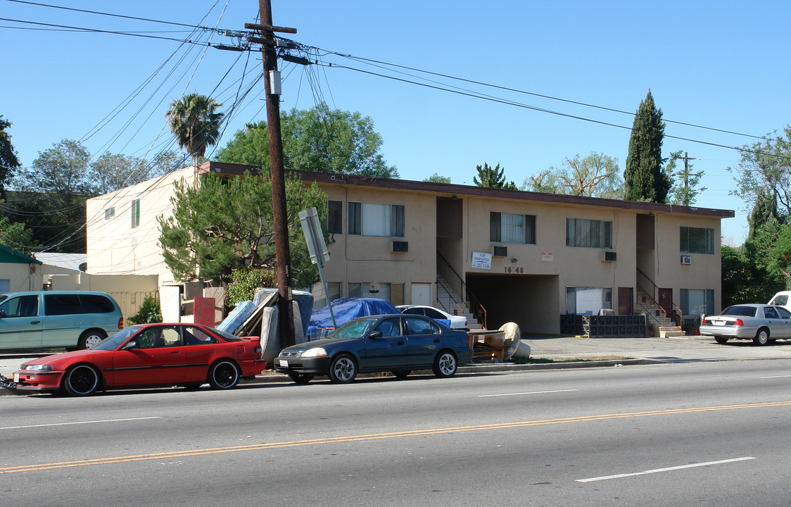 16146 Vanowen St in Van Nuys, CA - Building Photo