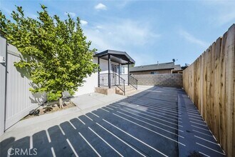 10503 Cantara St in Los Angeles, CA - Building Photo - Building Photo