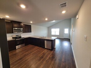 1737 Rocky Rise in San Antonio, TX - Building Photo - Building Photo