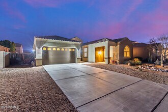 19675 E Oriole Way in Queen Creek, AZ - Building Photo - Building Photo