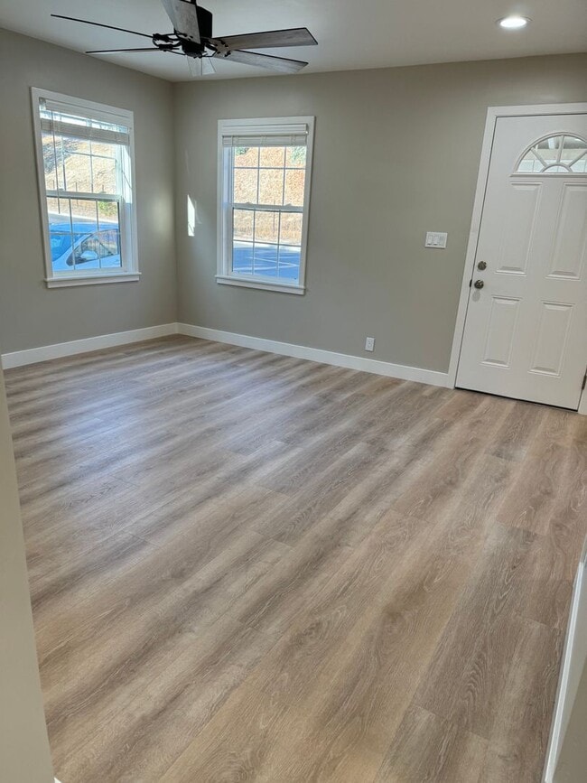 173 Saranap Ave in Walnut Creek, CA - Building Photo - Building Photo