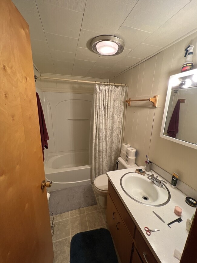 224 Main St E in Menomonie, WI - Building Photo - Building Photo