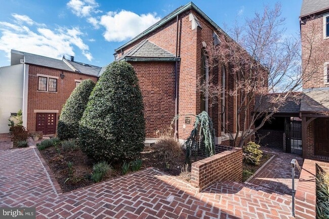 property at 1715 15th St NW