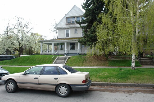 1803 W Pacific Ave in Spokane, WA - Foto de edificio - Building Photo