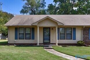 8147 Oldfield Rd SW in Huntsville, AL - Building Photo