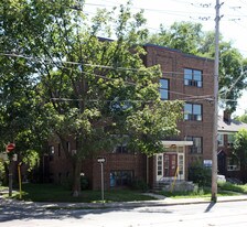 567 Kingston Rd in Toronto, ON - Building Photo