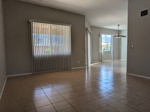 10278 N Mineral Spring Ln in Tucson, AZ - Foto de edificio - Building Photo