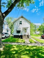 708 Elizabeth St in Kalamazoo, MI - Building Photo