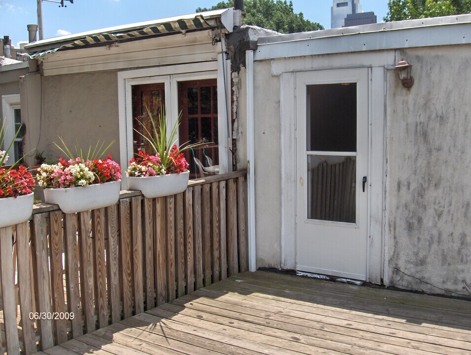 2031 Brandywine St, Unit 3 in Philadelphia, PA - Building Photo