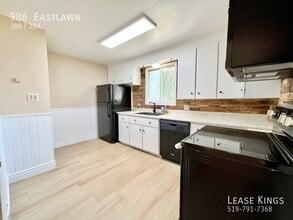 986 Eastlawn in Windsor, ON - Building Photo - Building Photo