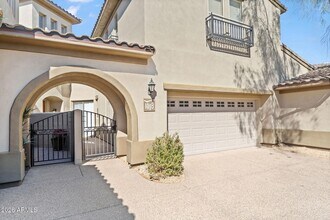 20802 N Grayhawk Dr in Scottsdale, AZ - Foto de edificio - Building Photo