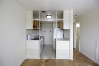 Normandy Hill Apartments in Alexandria, VA - Building Photo - Interior Photo