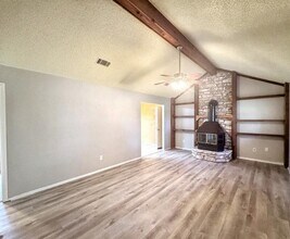 501 Ridge Dr in San Marcos, TX - Foto de edificio - Building Photo