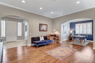 10553 Linderhof Ave in Las Vegas, NV - Building Photo - Building Photo