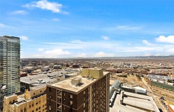 1020 15th St, Unit 40N in Denver, CO - Foto de edificio - Building Photo