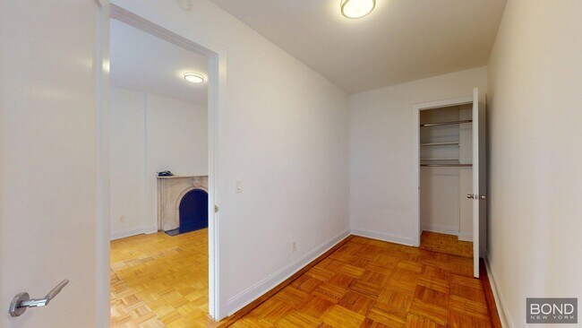 147 E 72nd St in New York, NY - Building Photo - Building Photo