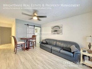 6342 Newtown Cir in Tampa, FL - Foto de edificio - Building Photo