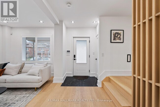 86 Albertus Ave in Toronto, ON - Building Photo - Building Photo