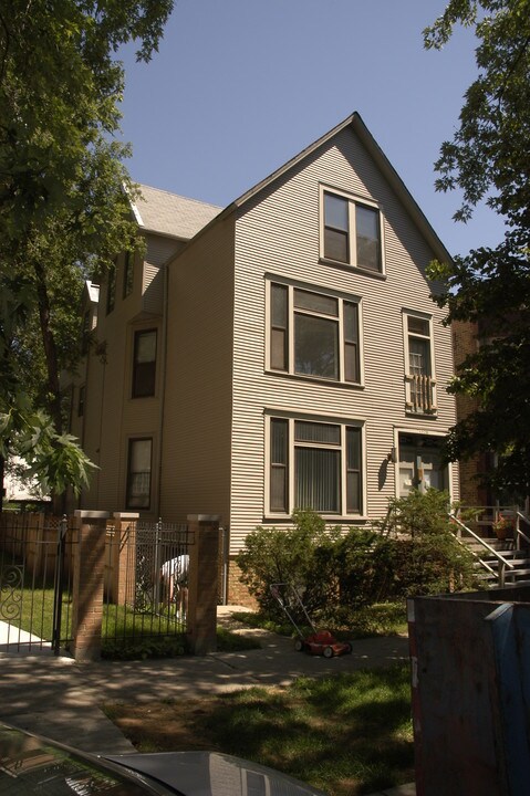 1526 W Edgewater Ave in Chicago, IL - Building Photo