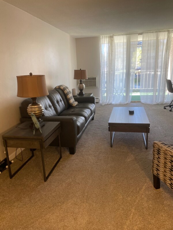 4800 Hale Pkwy in Denver, CO - Foto de edificio - Building Photo