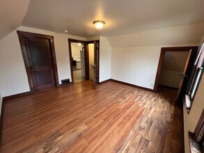 2011 Monroe St-Unit -Upper in Two Rivers, WI - Building Photo - Building Photo