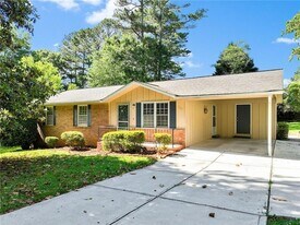 383 Dan Pl SE in Smyrna, GA - Building Photo