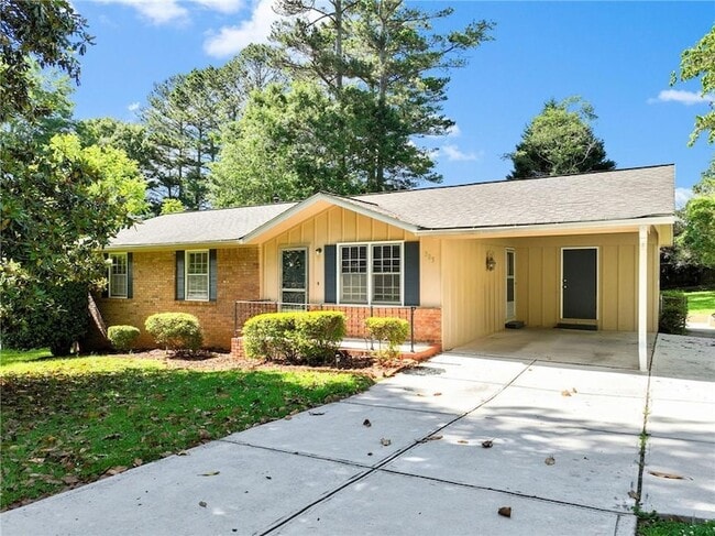 property at 383 Dan Pl SE