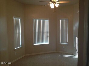 1031 Los Moros Dr in El Paso, TX - Building Photo - Building Photo