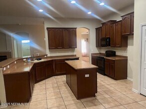 1424 Canopy Oaks Dr in Orange Park, FL - Building Photo - Building Photo
