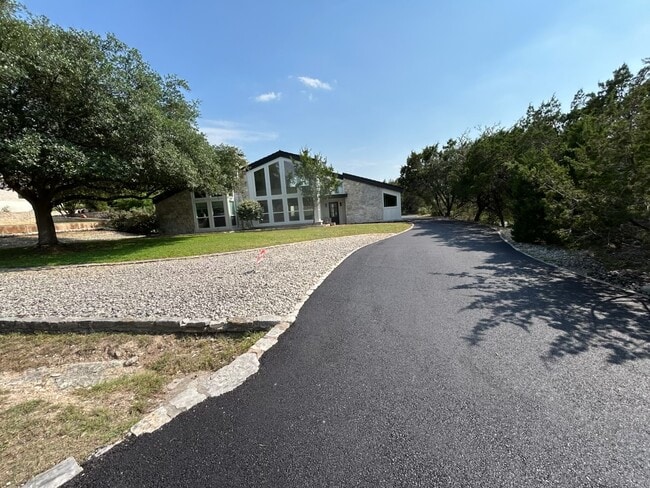 438 Eagle in Lakeway, TX - Building Photo - Building Photo