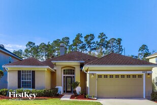 2453 Tall Cedars Rd, Unit 201 in Orange Park, FL - Building Photo