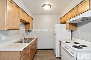 6018 Secor Rd in Toledo, OH - Building Photo