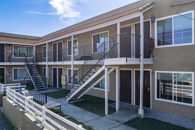 3854 50th St in San Diego, CA - Foto de edificio - Building Photo