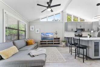 1292 SW 25th Ave in Fort Lauderdale, FL - Building Photo - Building Photo